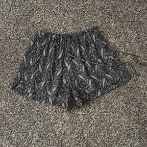 Brandy Melville Drawstring Lounge Shorts Pockets Black White Paisley